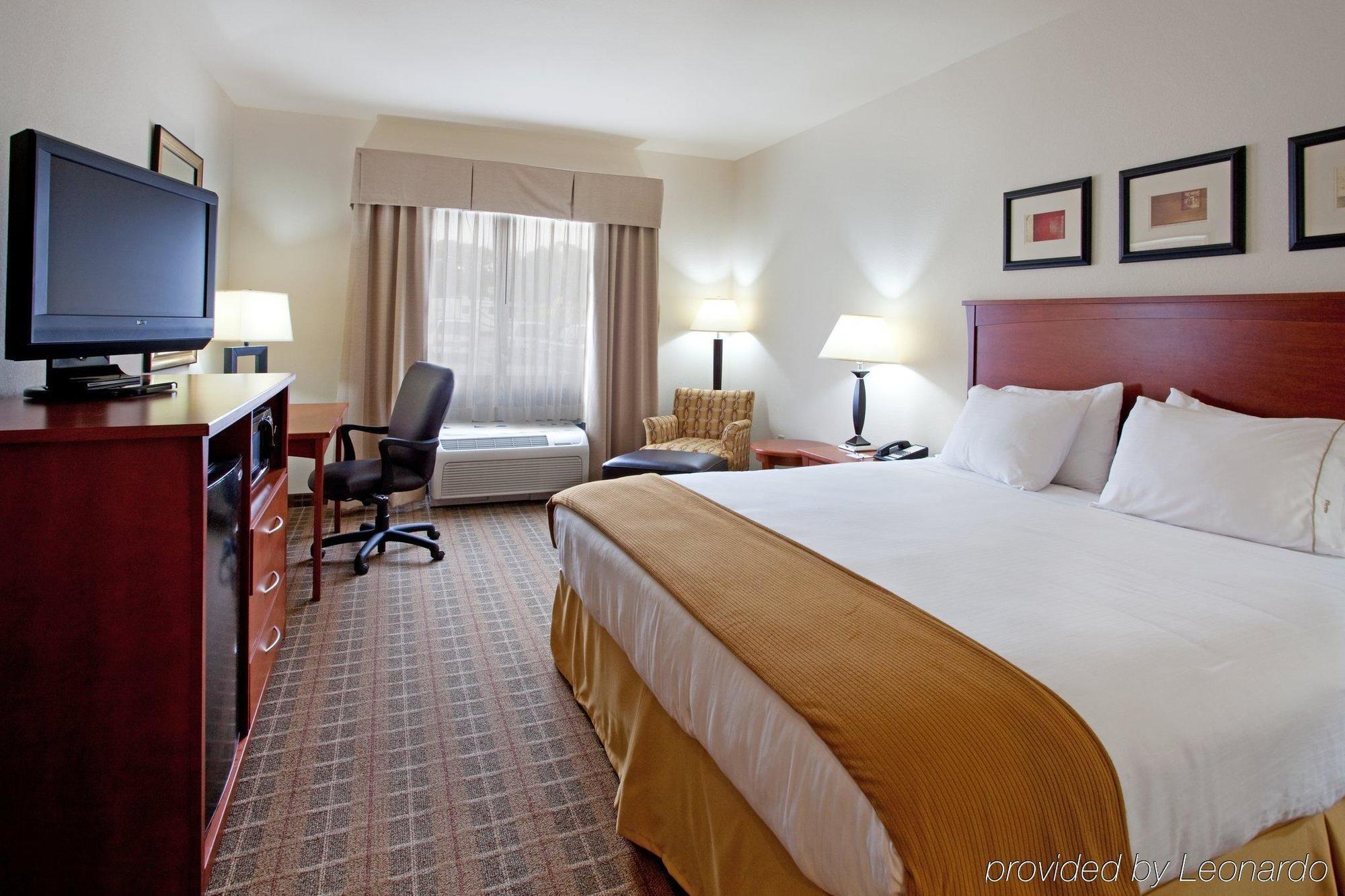 Holiday Inn Express & Suites - Hardeeville-Hilton Head, An Ihg Hotel Room photo